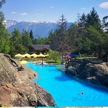 Les Rochers 42 Lits Bed & Breakfast