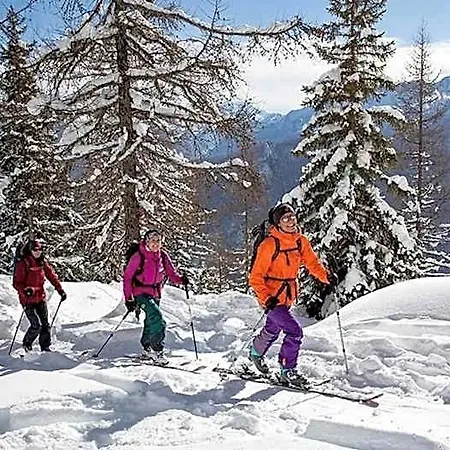 Les Rochers 42 Lits Nocleg ze śniadaniem *